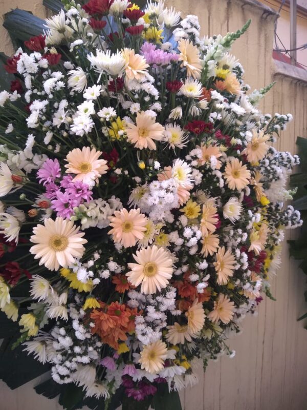 Coroa de Flores Floricultura Cemitério de Congonhas - Image 7